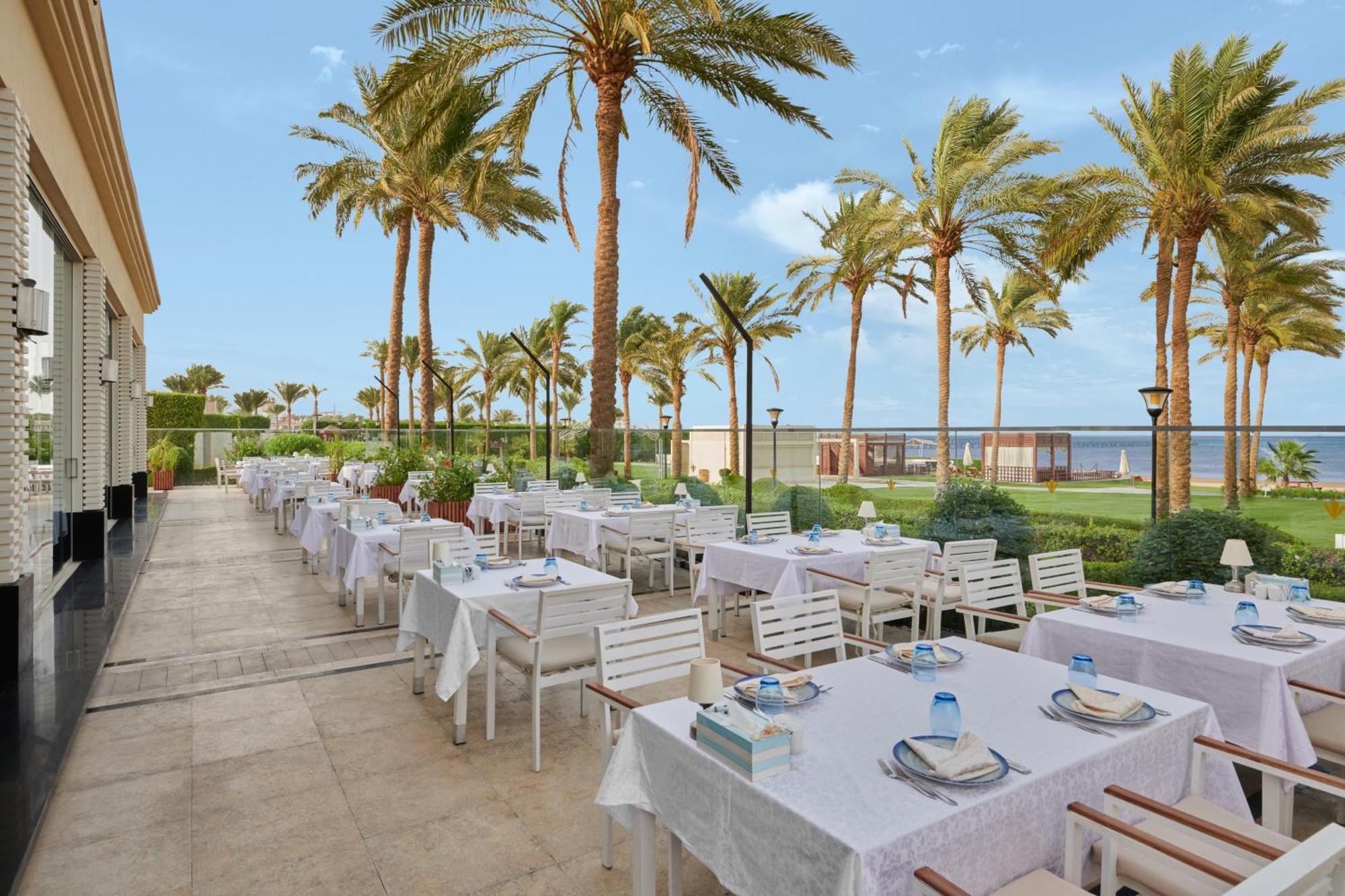Rixos Premium Seagate Hotel Шарм ел-Шейх Екстериор снимка The terrace of the hotel